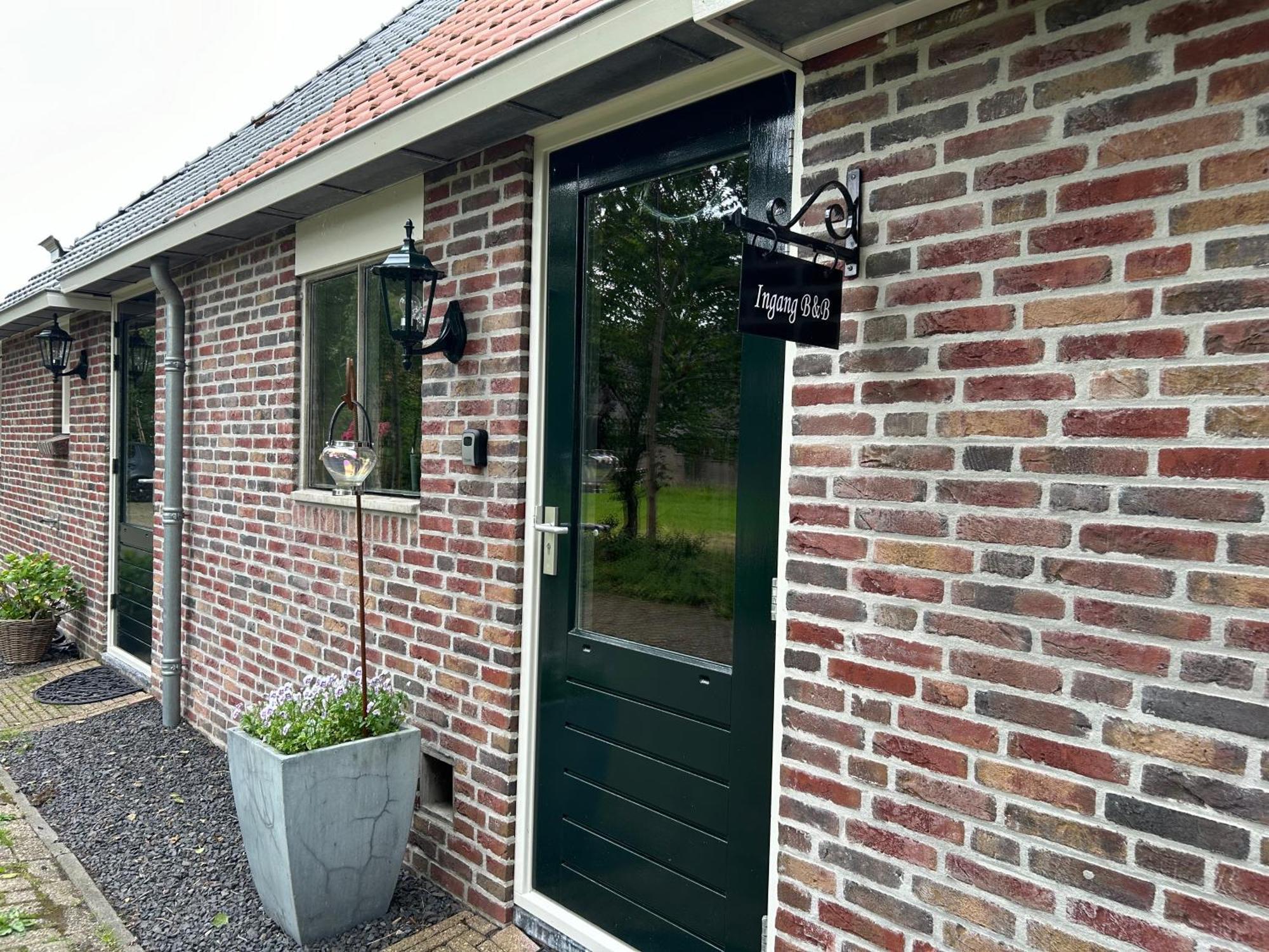 T'Hus Bed & Breakfast Katlijk Eksteriør bilde