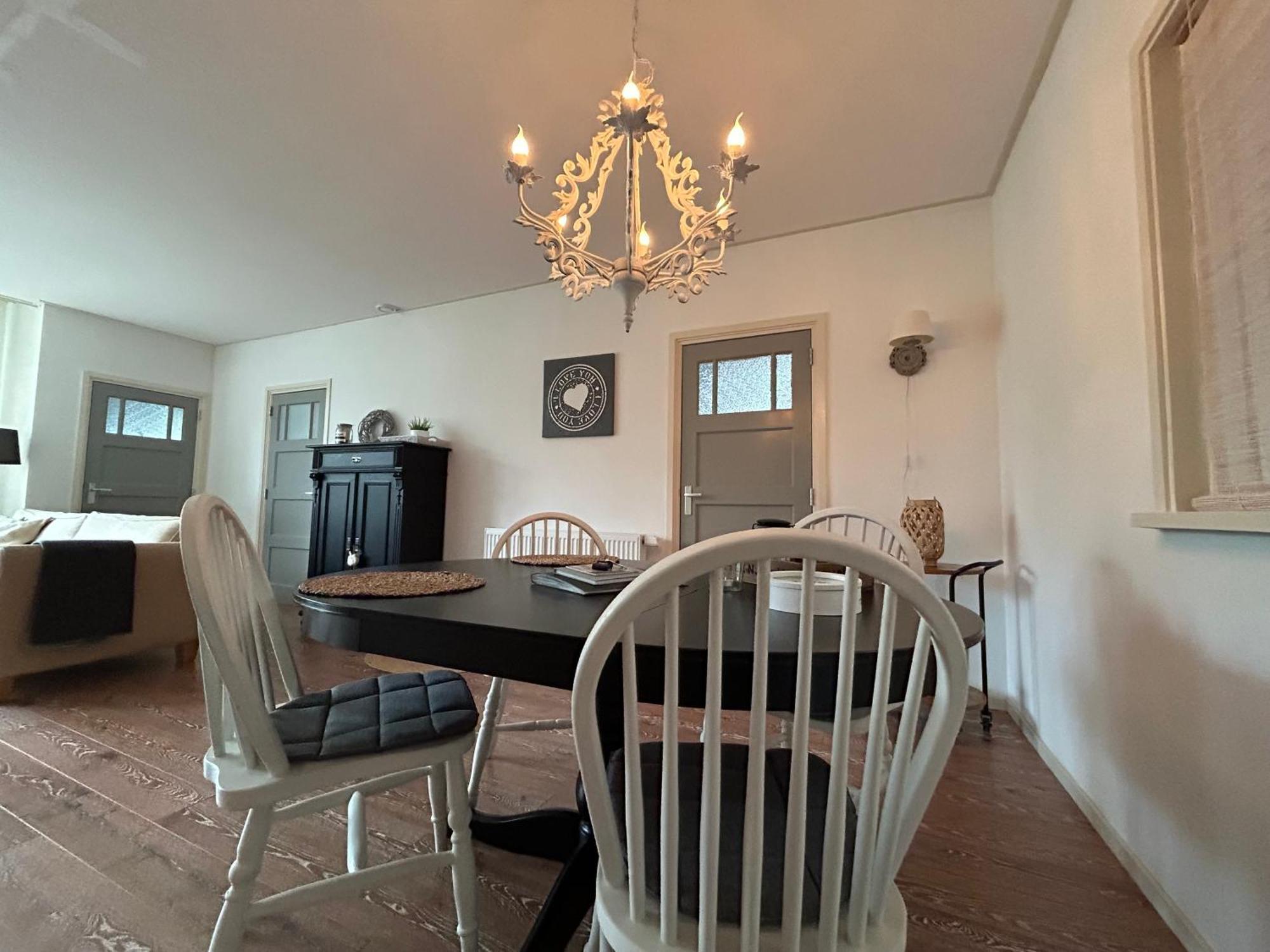 T'Hus Bed & Breakfast Katlijk Eksteriør bilde