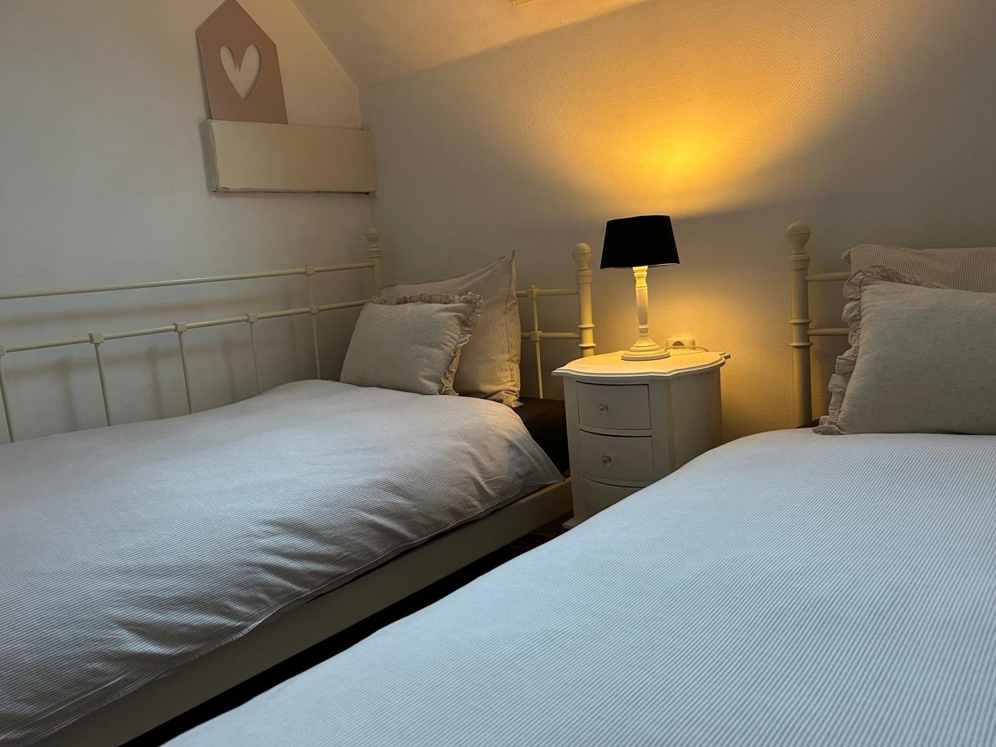 T'Hus Bed & Breakfast Katlijk Eksteriør bilde